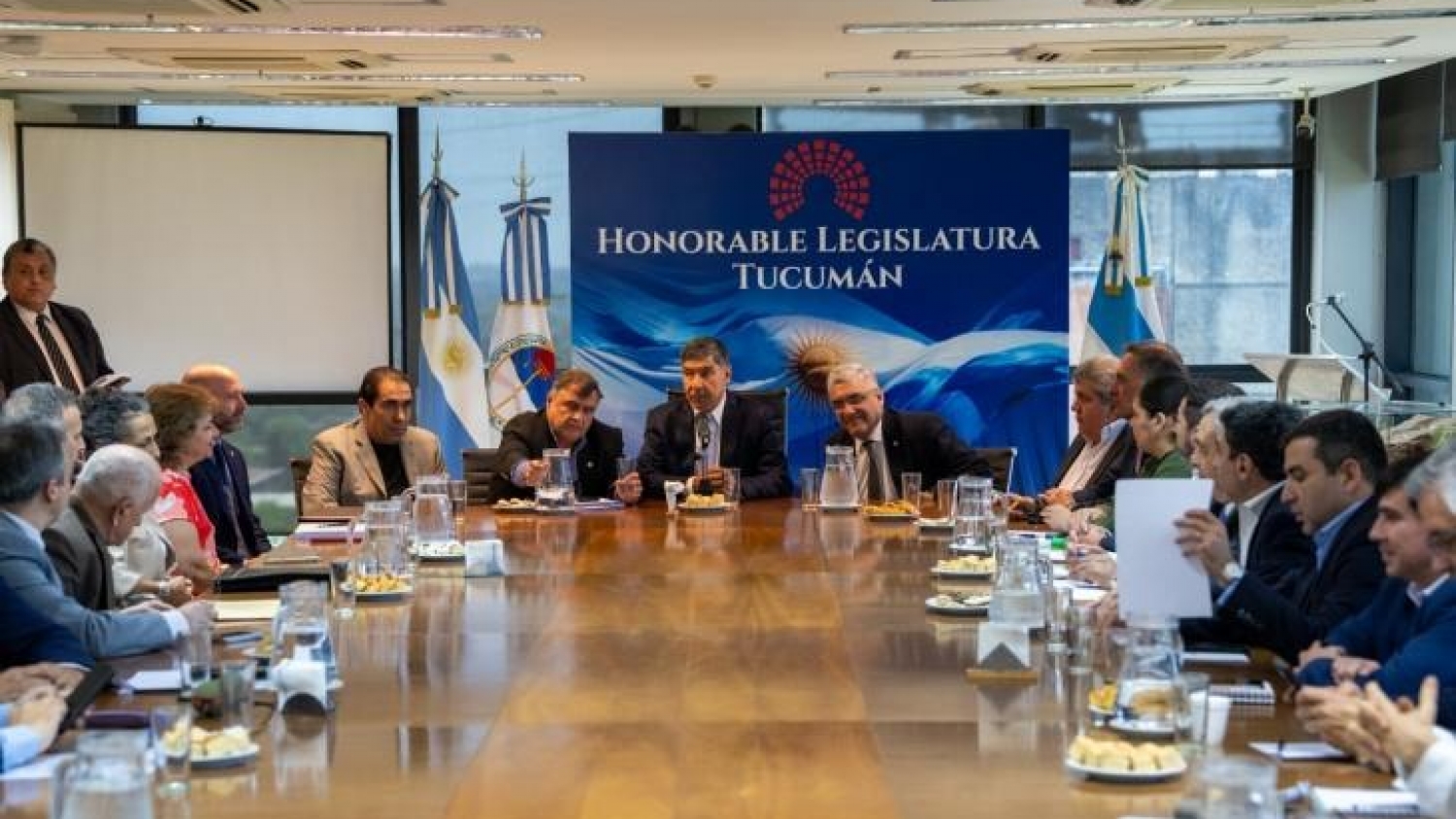 Abad defendió en la Legislatura el Presupuesto 2026 y anticipó un “alto nivel de consenso” para su aprobación