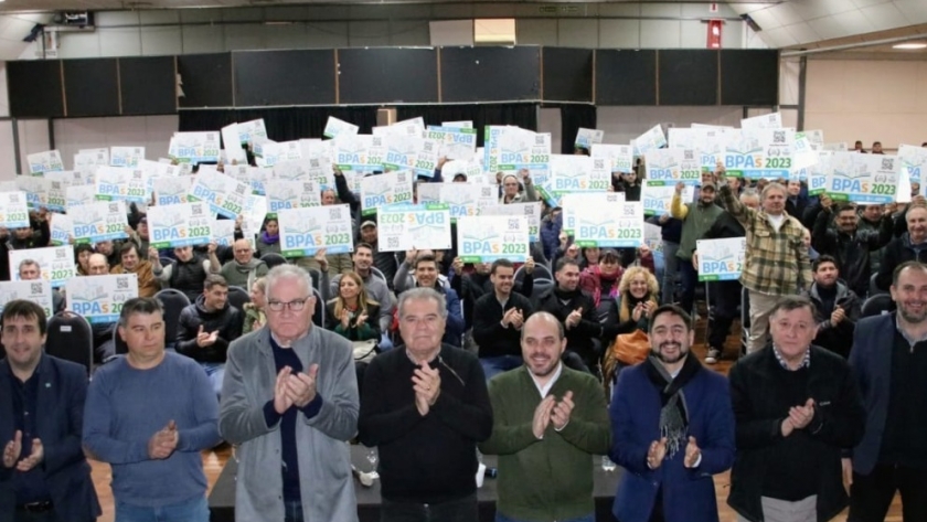 Busso entregó más de $41 millones a productores en Córdoba Capital