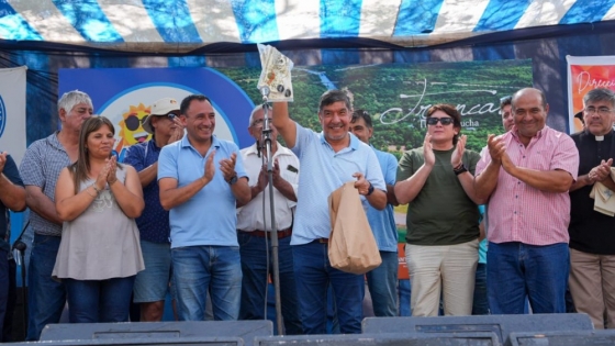 Acevedo encabezó el inicio de la temporada de verano en Trancas