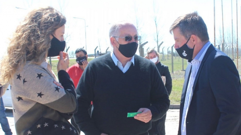 Se inauguró el gas natural en el parque industrial Néstor Carlos Kirchner de Viale