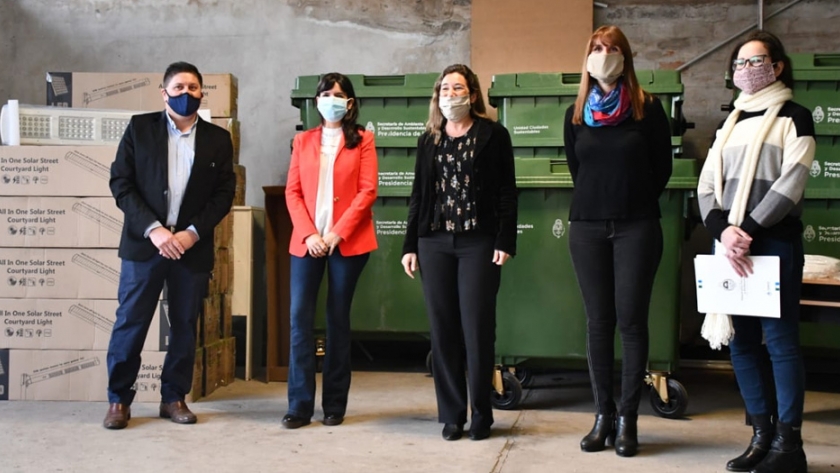 Ambiente entregó equipamiento de saneamiento a Chaco
