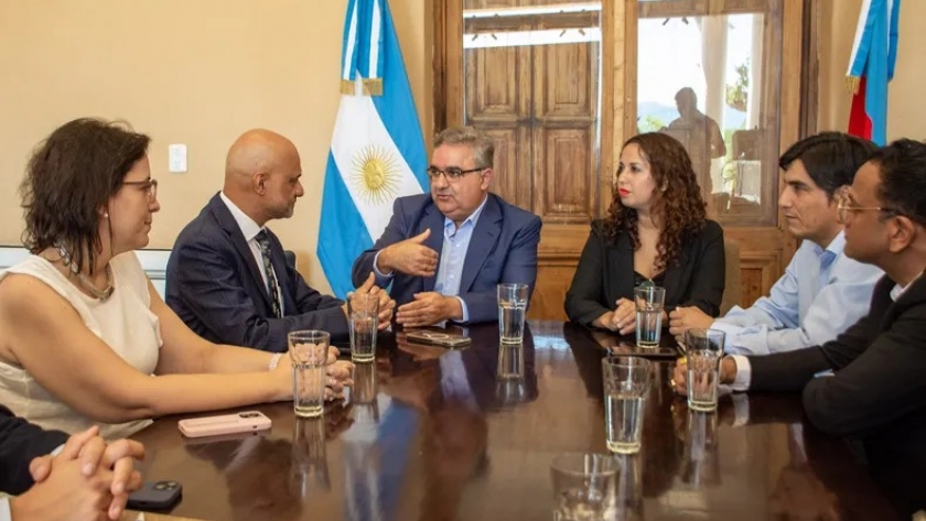 Raúl mantuvo un encuentro de trabajo con el Embajador de la India y empresarios