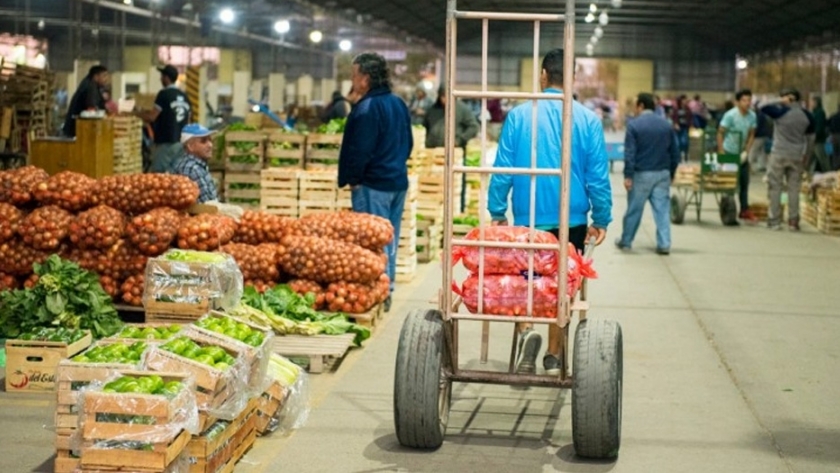 Los centros de acopio frutihortícola atenderán en la siesta, también los sábados