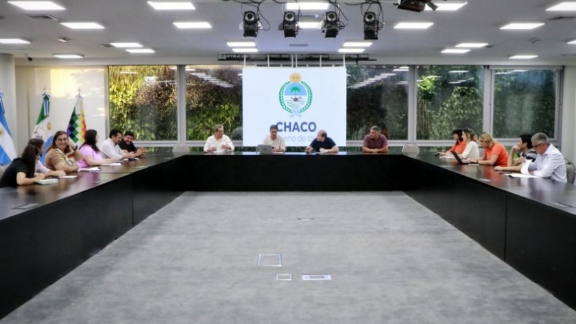 El gobernador mantuvo una reunión de trabajo con la comisión de regularización laboral