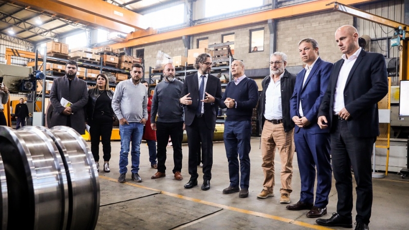 Cafiero en el Parque Industrial Burzaco: “Exportar significa generar empleo de calidad”