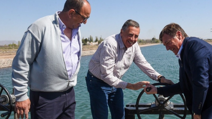 Suarez anunció la licitación, con financiamiento de la Provincia, del acueducto Monte Comán-La Horqueta