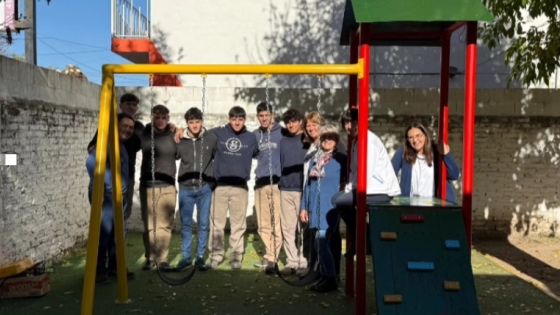 Estudiantes de la Escuela Técnica instalaron un mangrullo en el Jardín Estrellitas