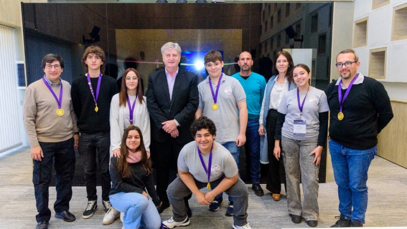 Ziliotto recibió a integrantes del club de ciencia de Luiggi premiado a nivel internacional