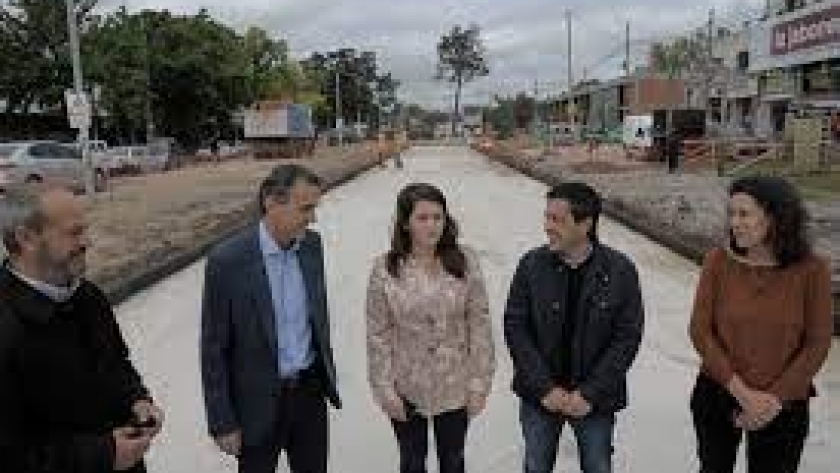 En Moreno, Katopodis y Nardini recorrieron obras hidráulicas y de pavimento