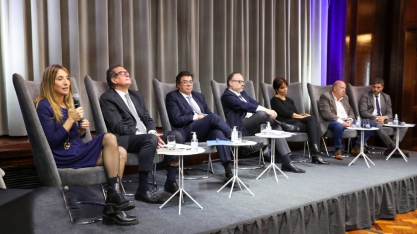 Ambiente participó del primer encuentro de la Mesa Nacional sobre Minería Abierta a la Comunidad