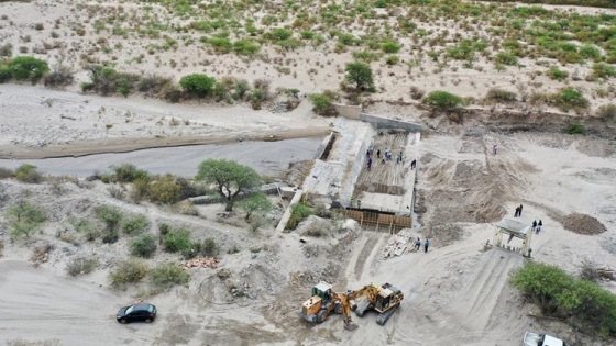 El gobernador recorrió obras de infraestructura hídrica en Santa María