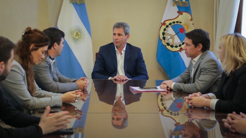 El gobernador recibió a dirigentes de la Unión Industrial Sanjuanina y Argentina Joven