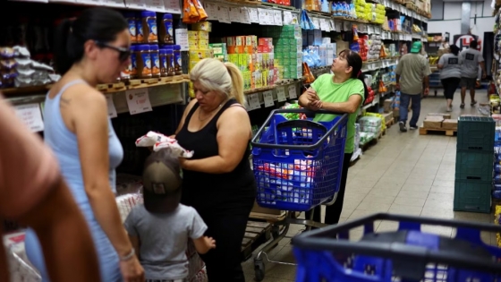 “Cada cuatro pancitos, nos comemos uno de impuestos”: cómo impacta la presión fiscal en los alimentos