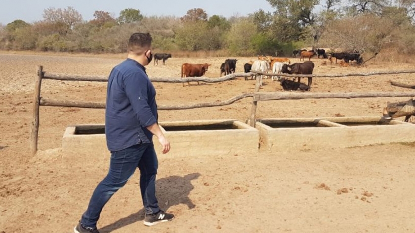 Asistencia en la emergencia: Ocampo recorrió la zona rural de Villa Río Bermejito