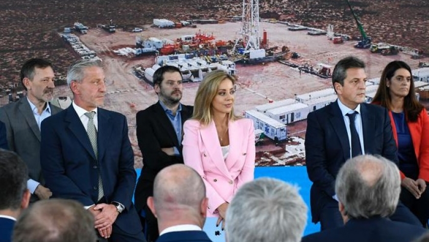 Arcioni participó junto al ministro Massa de la presentación de las Rondas 4 y 5 del Plan Gas. Ar en Buenos Aires