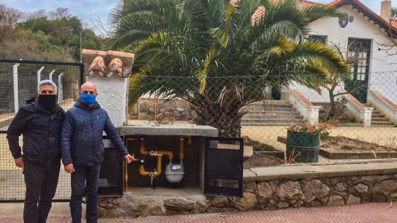Los Cocos: el primer medidor de gas se instaló en un escuela