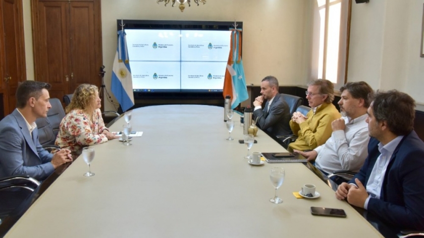 Agricultura firmó convenio por más de $19 millones para el fortalecimiento acuícola en Tierra del Fuego