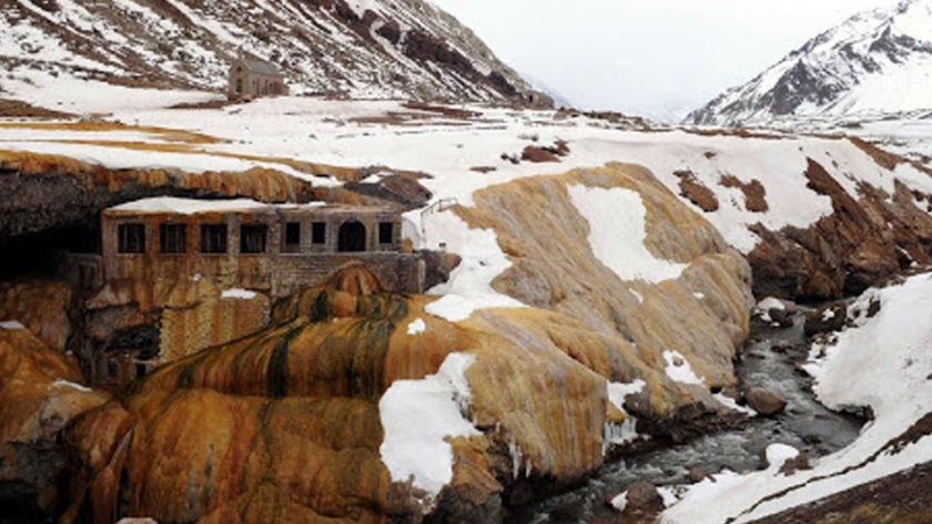 Expertos evalúan el estado de las ruinas de Puente del Inca