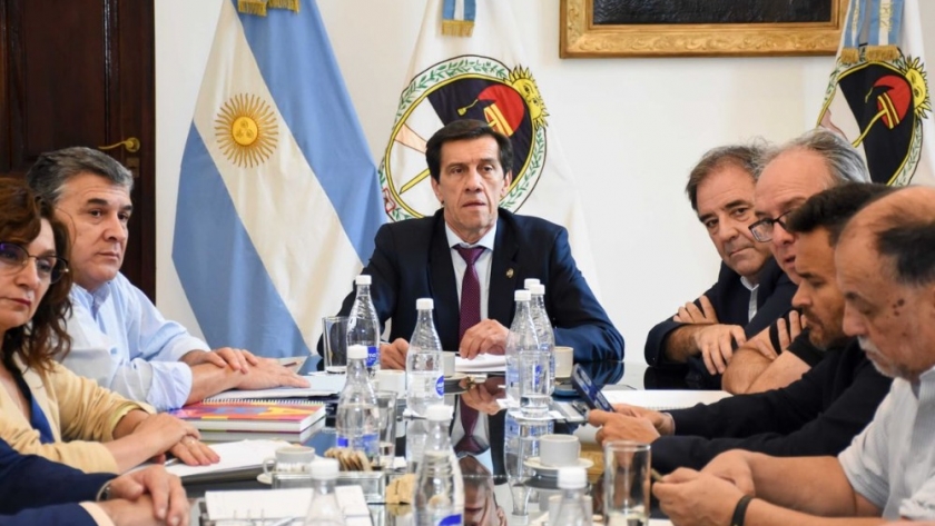 El gobernador Sadir encabezó su primera reunión de gabinete