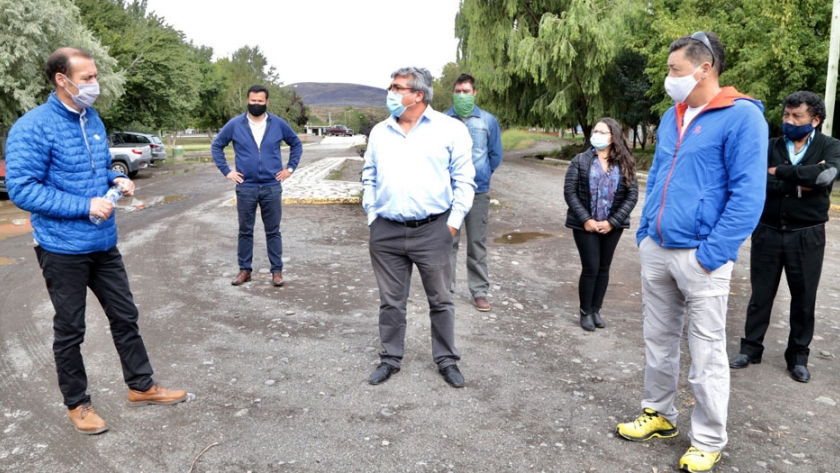 Gutiérrez realizó una jornada de trabajo en Loncopué