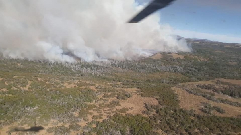 Combatientes del SPLIF colaboran en el incendio de Corcovado