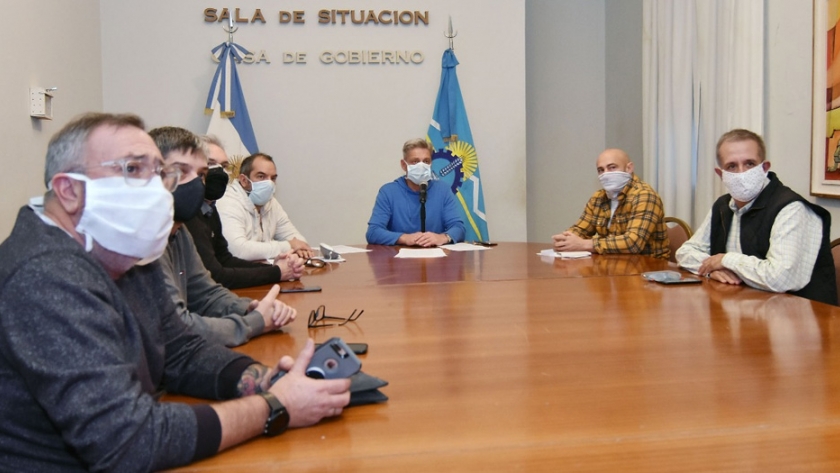 Arcioni dialogó con los intendentes acerca de la apertura comercial que comenzará en Chubut