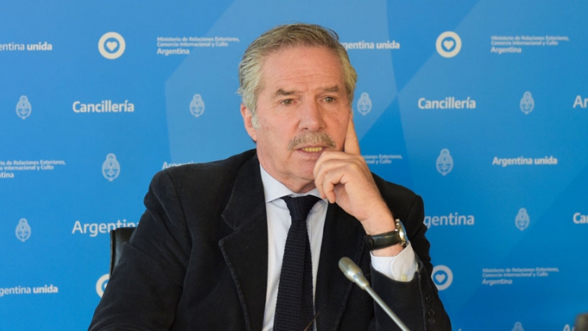 Videoconferencia de la Alianza para el Multilateralismo: Solá promovió el tratamiento del COVID como derecho humano universal