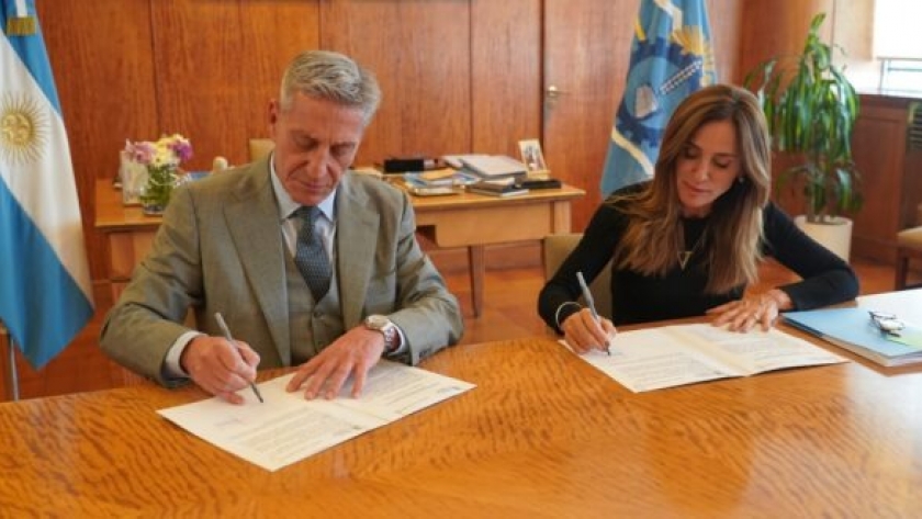 Arcioni firmó un convenio con Tolosa Paz: Chubut recibirá más de 150 millones de pesos para programa de inversión sanitaria