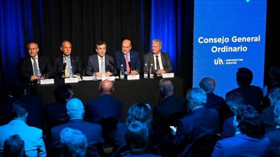 La UIA advierte sobre el impacto del aumento de tasas de interés en la industria argentina