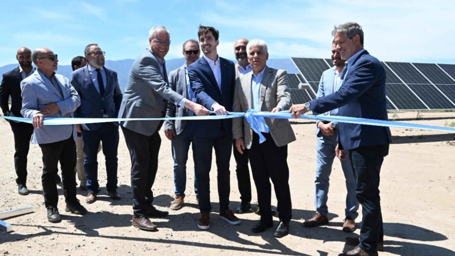 San Luis inaugura el primer parque híbrido solar y eólico del país y refuerza su liderazgo en energía limpia