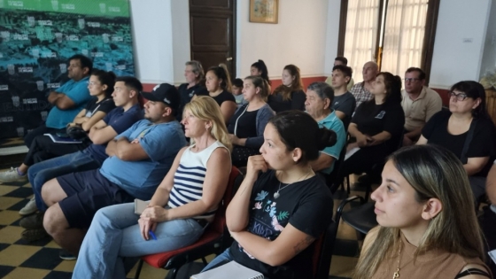 Rojas refuerza la capacitación en manipulación de alimentos