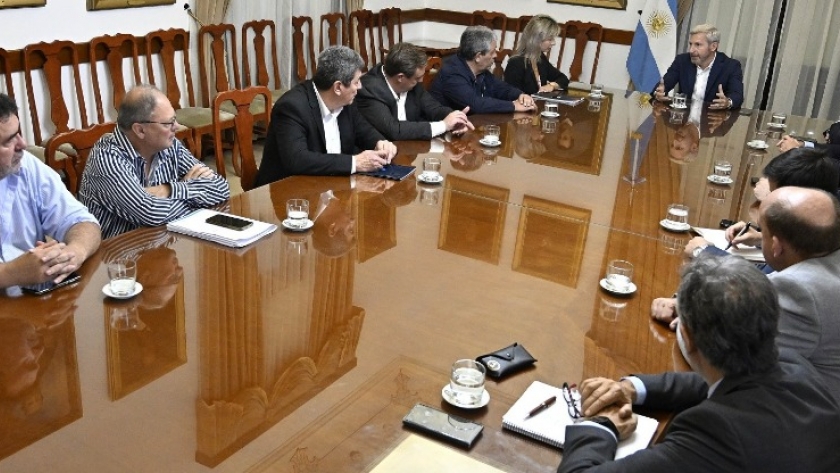 El gobernador Frigerio se reunió con la Cámara de la Construcción y la Uocra