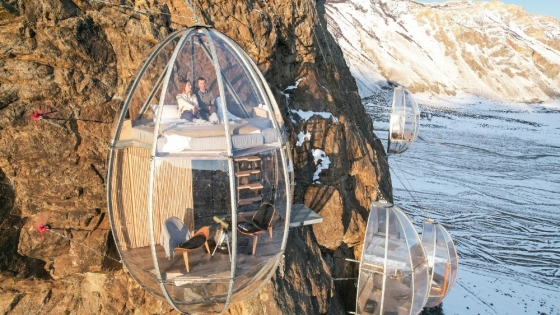 El impresionante hotel de cápsulas en la Patagonia: una experiencia única a 270 metros de altura