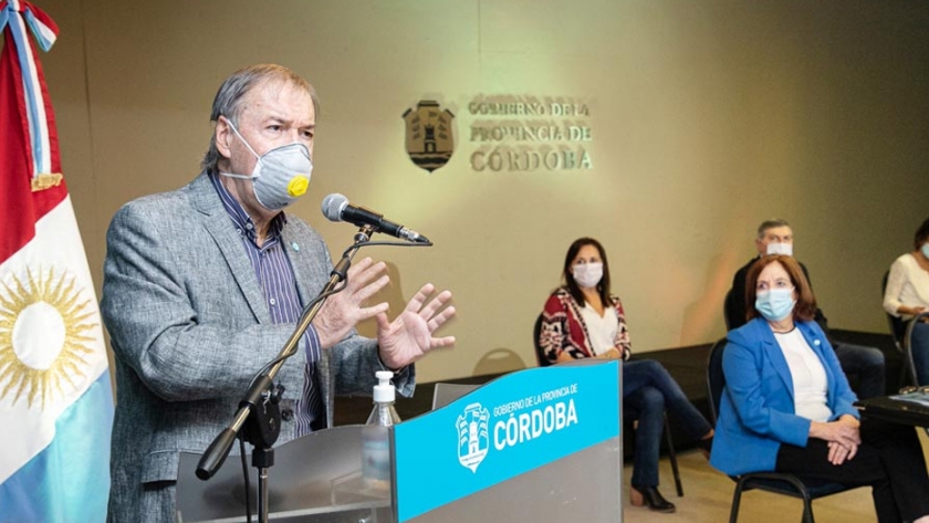 Juan Schiaretti: "La entrega de kits sanitarios a sectores vulnerables es responsabilidad del Estado"
