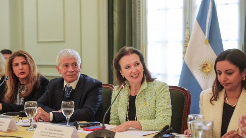 La canciller Diana Mondino y el ministro de Justicia Mariano Cúneo Libarona inauguraron un evento de capacitación sobre el Sistema Acusatorio orientado a jueces