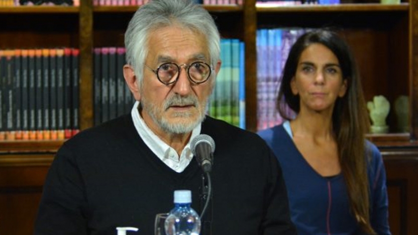 El gobernador firmó el decreto que habilita el reinicio de diversas actividades laborales