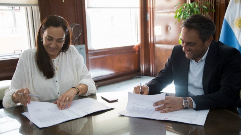 Ambiente y Santa Fe firmaron convenios para el financiamiento del manejo del fuego
