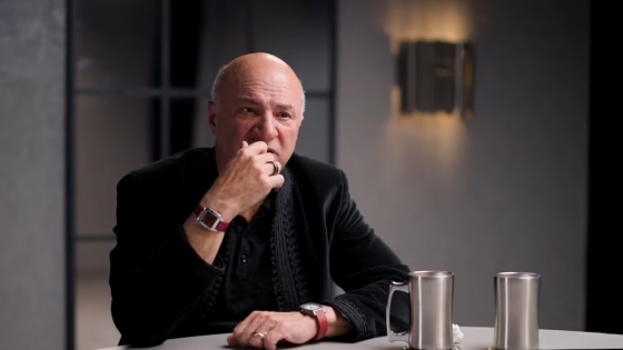 Kevin O’Leary revela su fórmula para la libertad financiera: disciplina, inversión y control del gasto