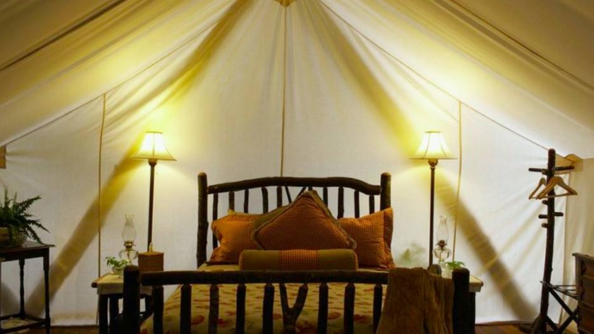 Glamping: dormir bajo las estrellas y acampar en un hotel de lujo