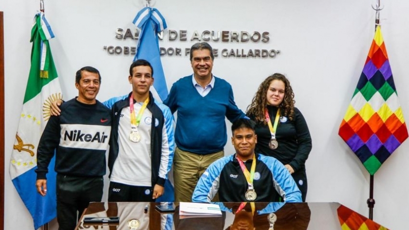 Capitanich recibió a deportistas chaqueños que triunfaron en los juegos Parapanamericanos juveniles de Colombia