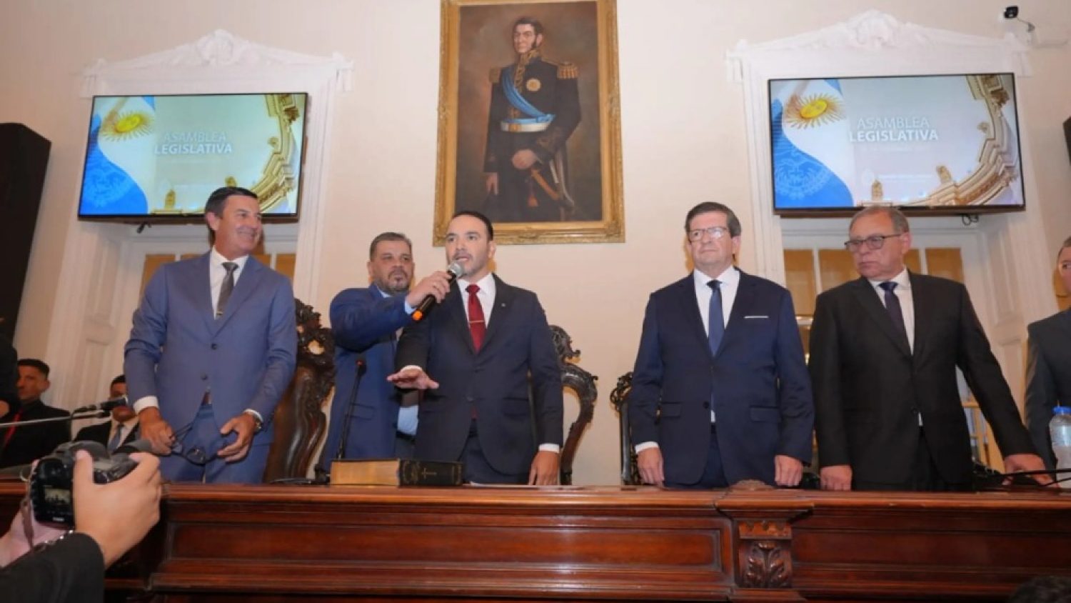 Juan Pablo Valdés asumió como gobernador de Corrientes y llamó a “profundizar la transformación provincial”