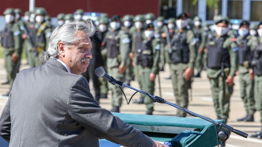 El Presidente agradeció la labor de las Fuerzas de Seguridad al presentar un contingente de Gendarmería en La Matanza