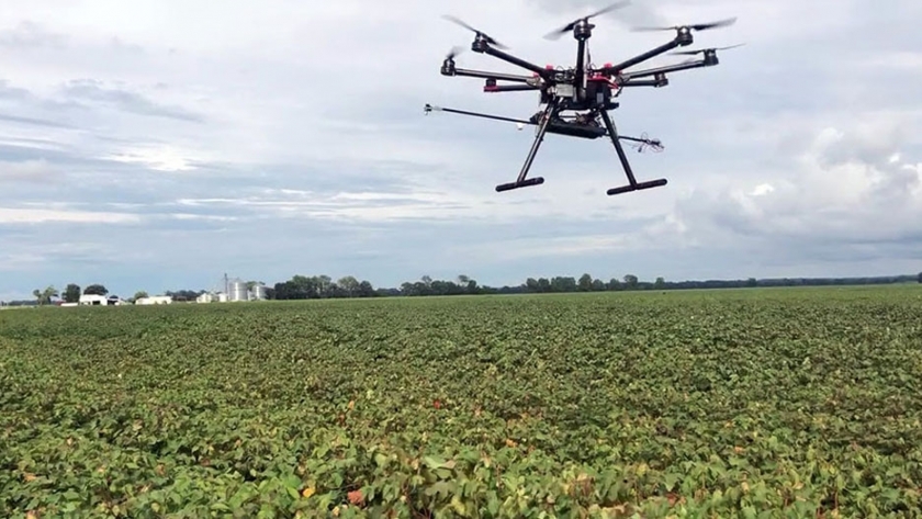Usan drones para pulverizar en Estados Unidos