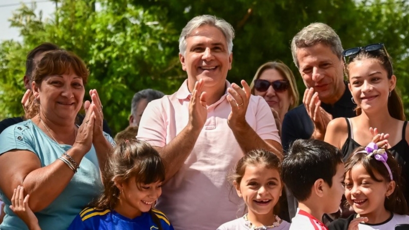 En San Francisco, Llaryora habilitó obras de infraestructura que benefician a tres barrios