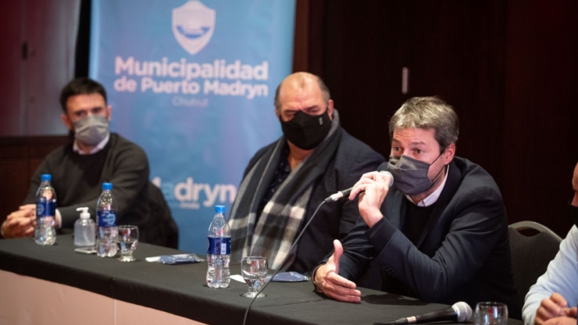 Lammens llevó adelante una agenda de trabajo en Puerto Madryn con intendentes de la Comarca Península Valdés y representantes del sector privado local