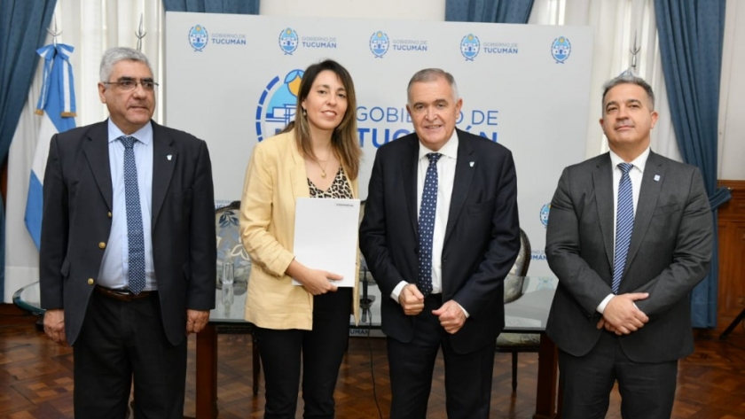 Jaldo entregó créditos productivos por $2.000 millones a pymes tucumanas