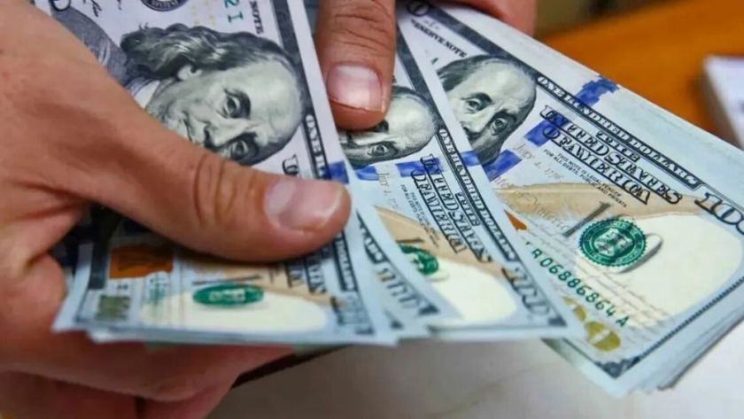 Expertos aseguran que la baja de los dólares libres puede ser sostenible: análisis y proyecciones