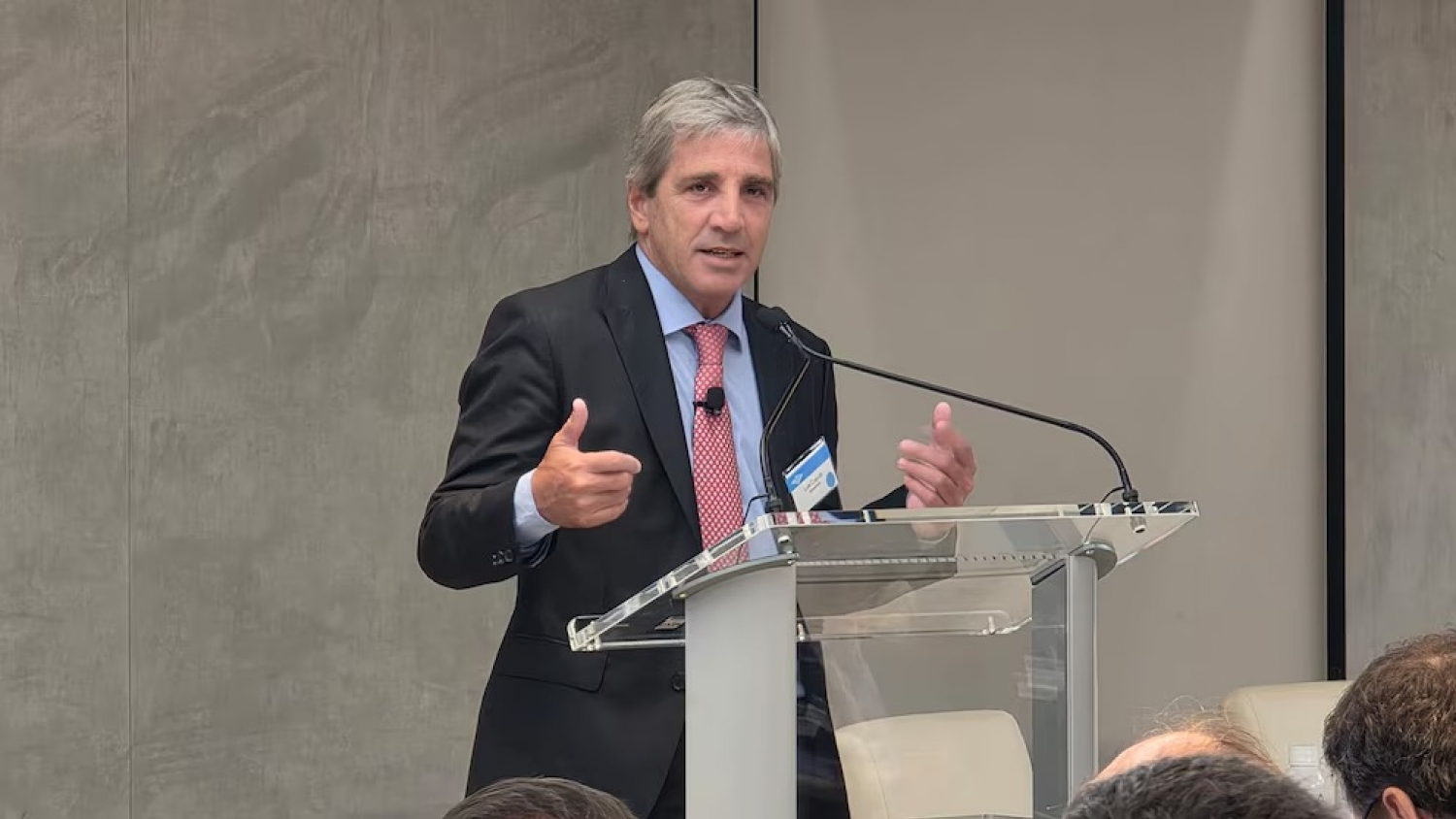 Economía busca captar USD 200 millones con nueva subasta de bonos en dólares en medio de la incertidumbre electoral