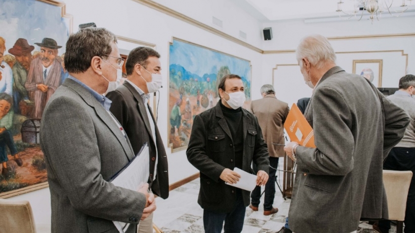 Firman convenio para la construcción de una central energética en San Pedro