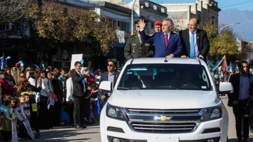 Llaryora participó del 172° aniversario de Villa Dolores